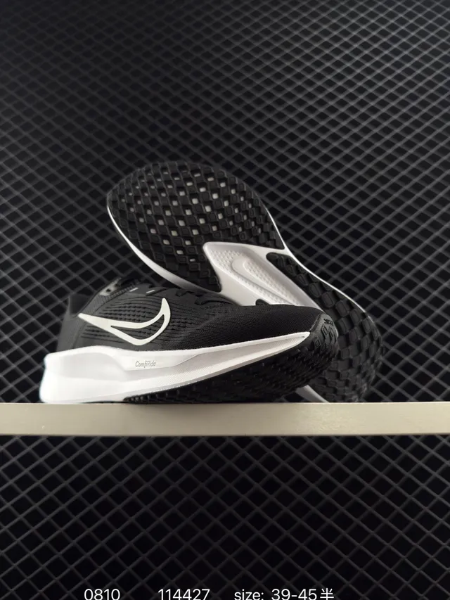 Nike Quest 6 Chaussures de running blanches noires turquoise pour femme 4