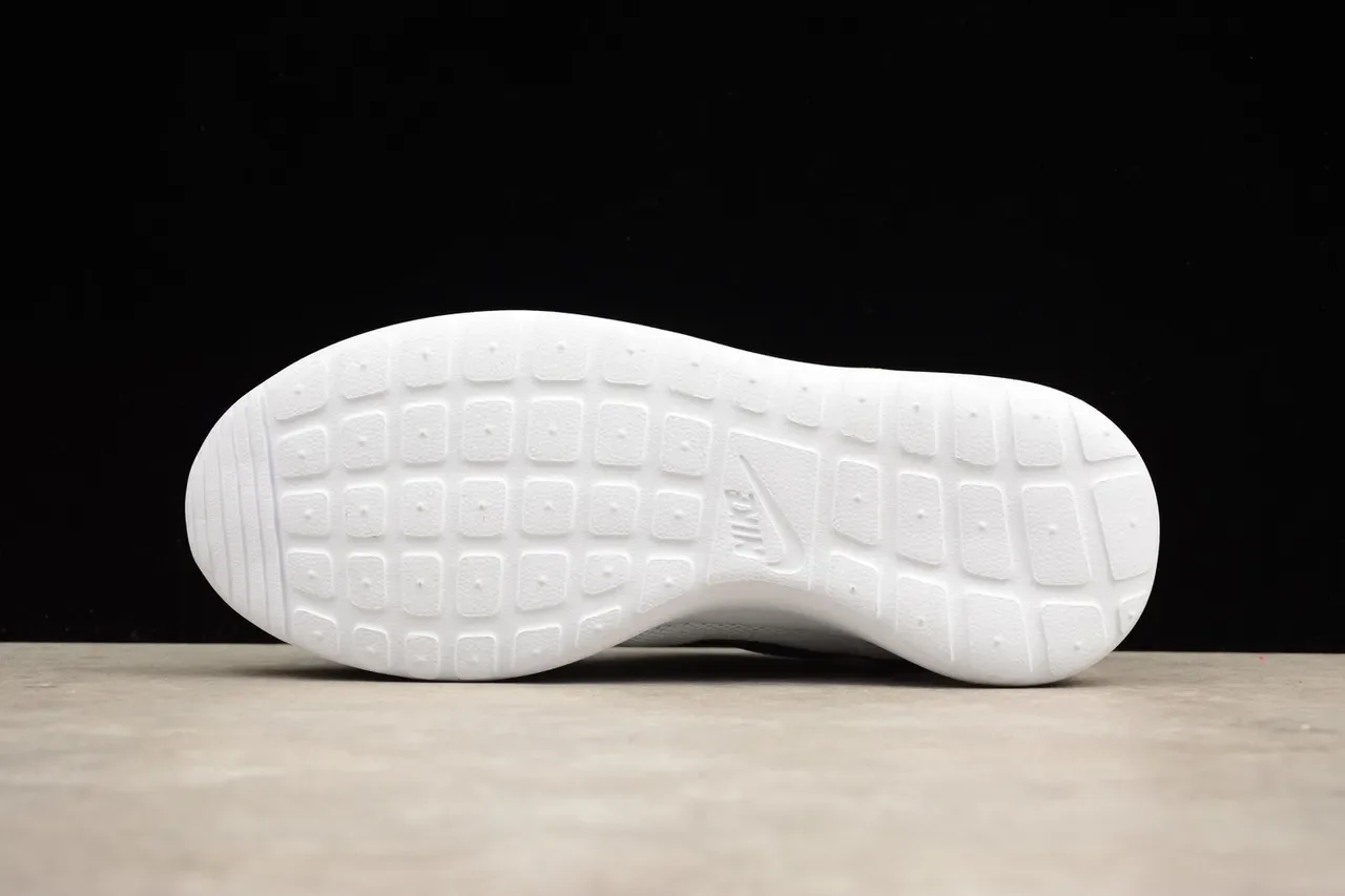 Nike Roshe One White Black Lifestyle Sneakers 3