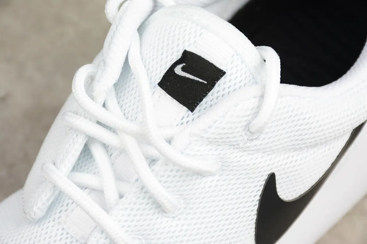 Nike Roshe One White Black Lifestyle Sneakers 8
