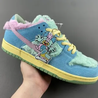 Nike SB Dunk Low 灯芯绒 仿毛皮 卡通补丁 滑板鞋