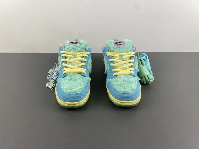Nike SB Dunk Low velours côtelé fausse fourrure patch cartoon chaussures de skateboard 12