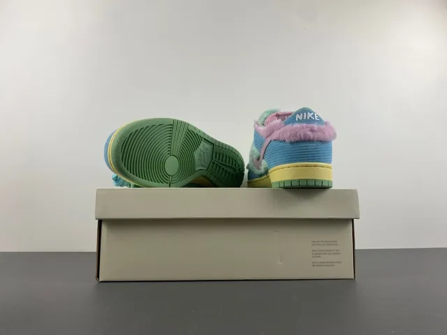 Nike SB Dunk Low velours côtelé fausse fourrure patch cartoon chaussures de skateboard 17