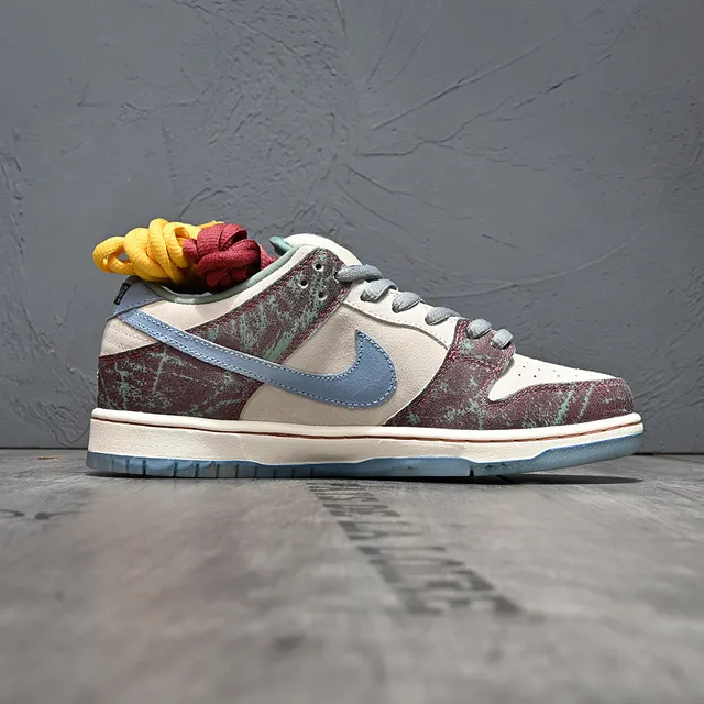 Nike SB Dunk Low Cracked Print Skateboard Shoes 6