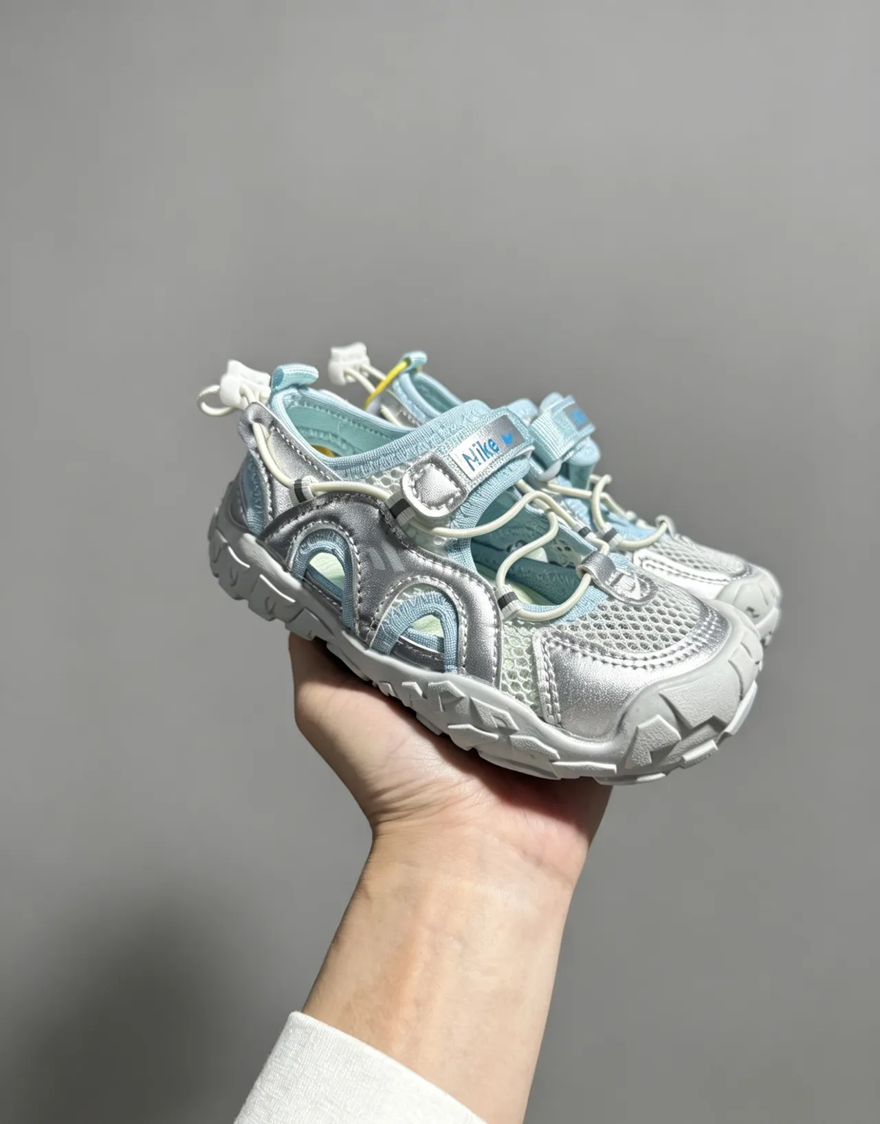 Nike Sandales Argent Bleu Ouvertes à l'Avant-Pied avec Overlay Malla et Synthétique Casual 22