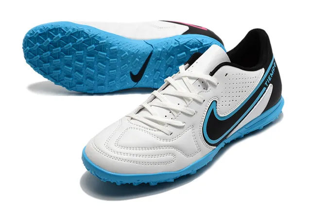 Nike Tiempo Blanc et Bleu Low-Cut Lacets Perforé Haut Turf Chaussures de Football 4