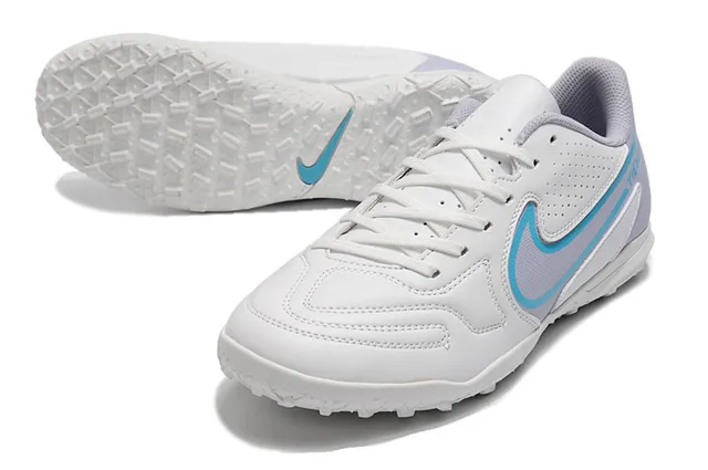Nike Tiempo Blanc et Bleu Low-Cut Lacets Perforé Haut Turf Chaussures de Football 10