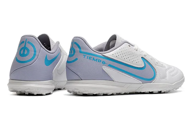 Nike Tiempo Blanc et Bleu Low-Cut Lacets Perforé Haut Turf Chaussures de Football 11