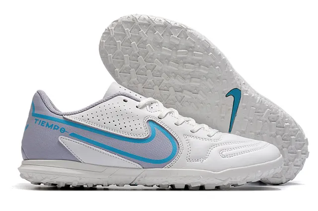Nike Tiempo Blanc et Bleu Low-Cut Lacets Perforé Haut Turf Chaussures de Football 12