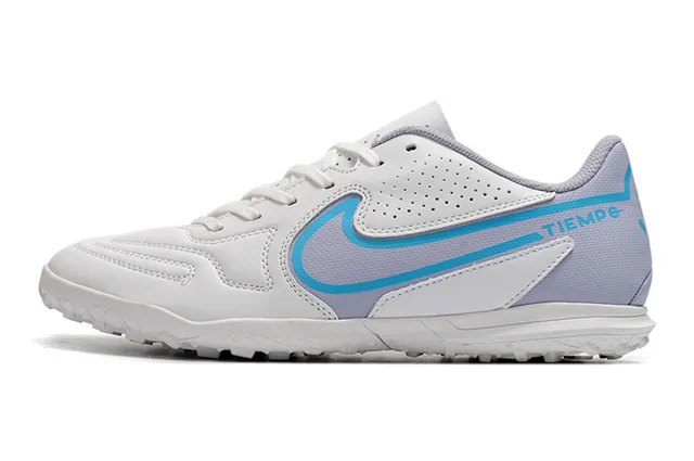 Nike Tiempo Blanc et Bleu Low-Cut Lacets Perforé Haut Turf Chaussures de Football 14