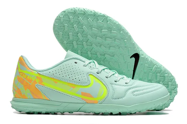 Nike Tiempo Blanc et Bleu Low-Cut Lacets Perforé Haut Turf Chaussures de Football 19
