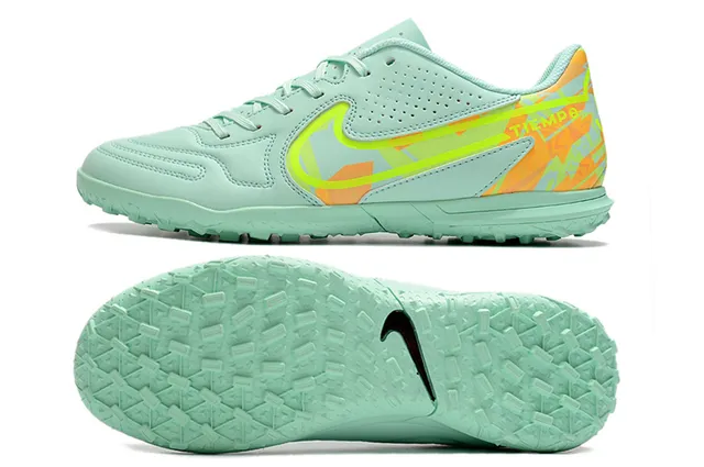 Nike Tiempo Blanc et Bleu Low-Cut Lacets Perforé Haut Turf Chaussures de Football 20