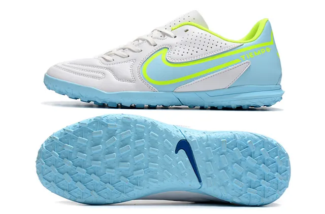 Nike Tiempo Blanc et Bleu Low-Cut Lacets Perforé Haut Turf Chaussures de Football 23