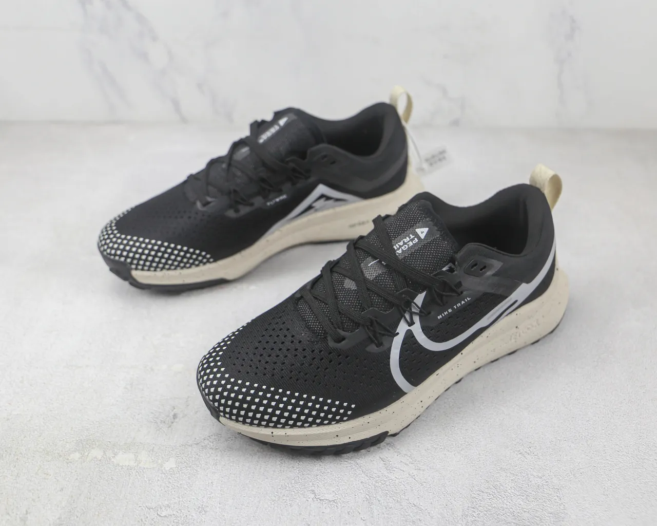 Nike Trail Noir Beige Respirable Maille Ingénierée Supérieure Mousse Speckled Semelle Intermédiaire Chaussures Running 4
