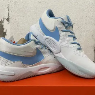 Nike أحذية كرة السلة شبكية عالية باللون الأبيض والأزرق الفاتح