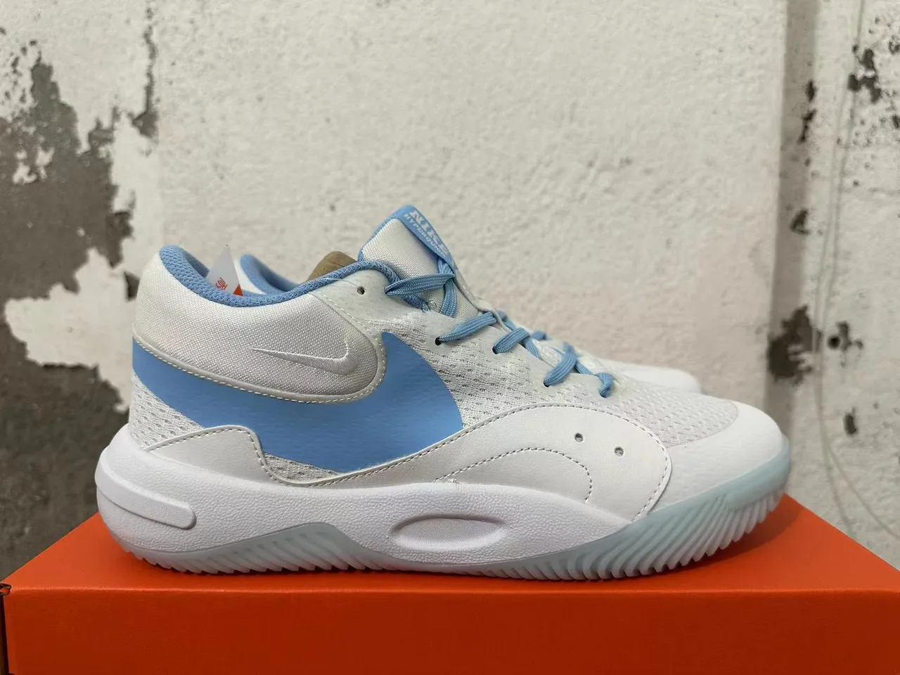 Nike White and Light Blue High-Top Mesh Basketball Shoes 4