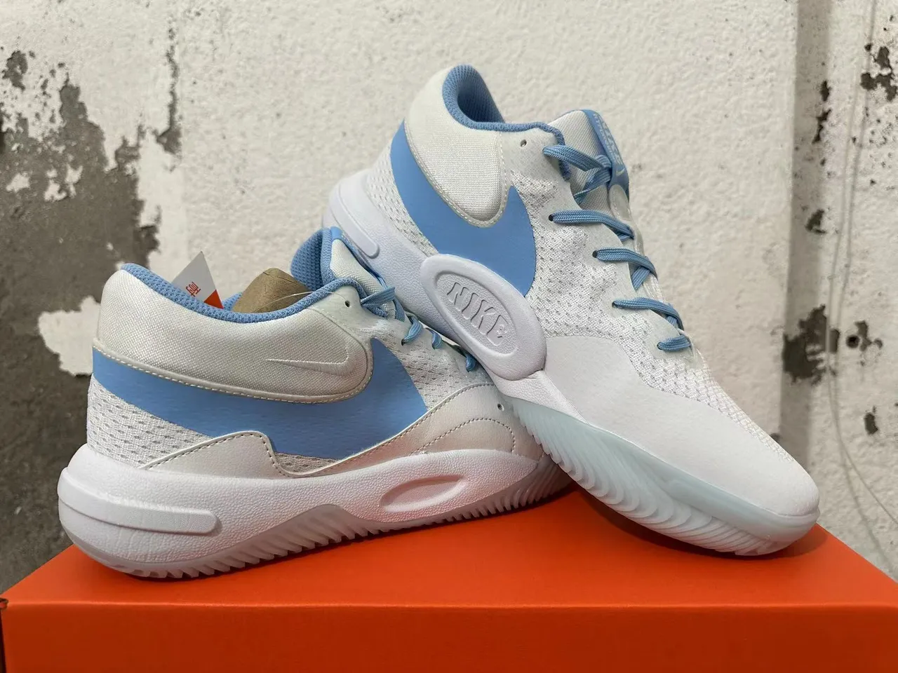 Nike White and Light Blue High-Top Mesh Basketball Shoes 5