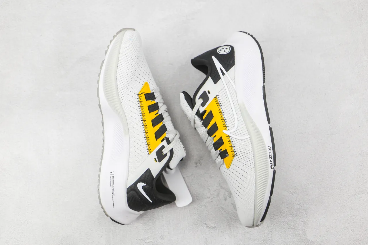 Nike White Black Breathable Engineered Mesh Upper Sculpted Ridged Midsole Running Shoes 2