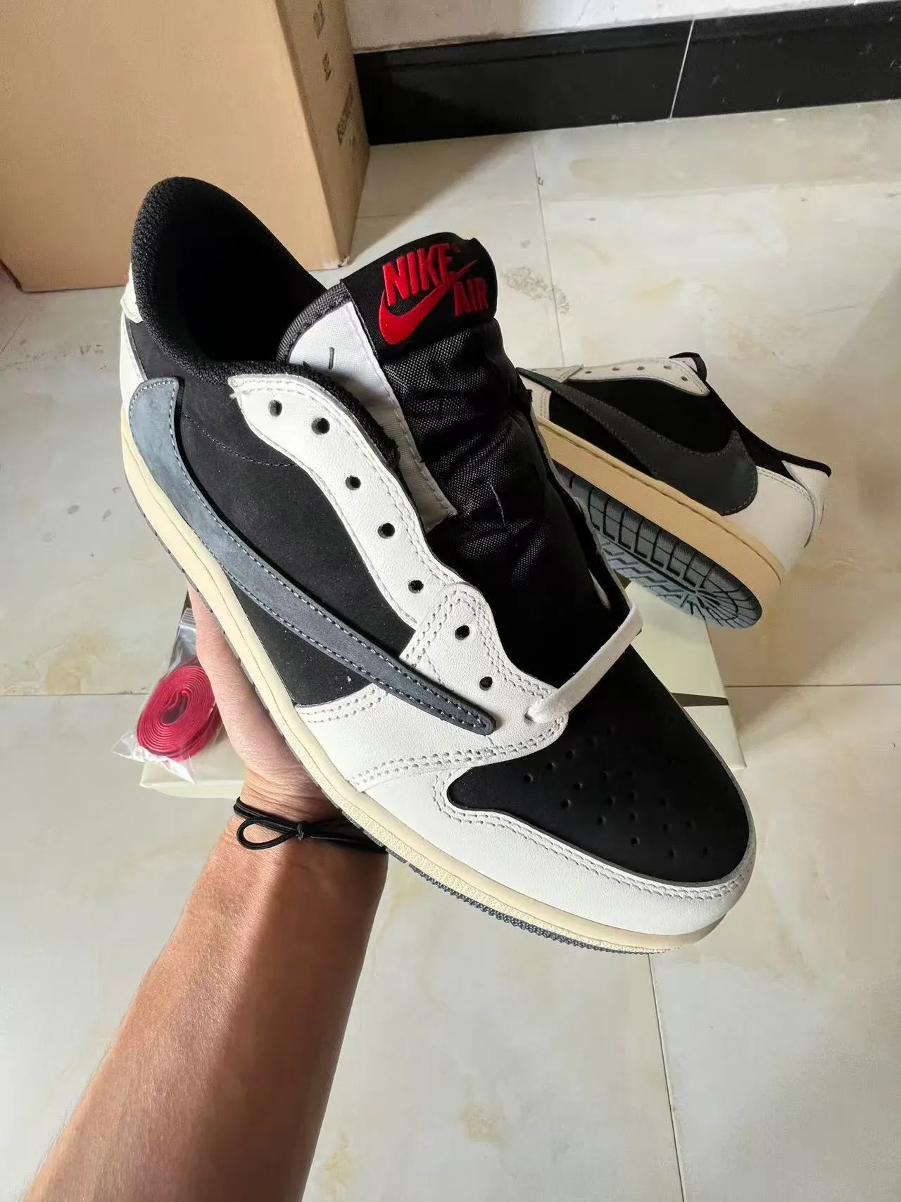 Nike White Black Low-Top Layered Leather-Suede Upper Lifestyle Sneakers 2
