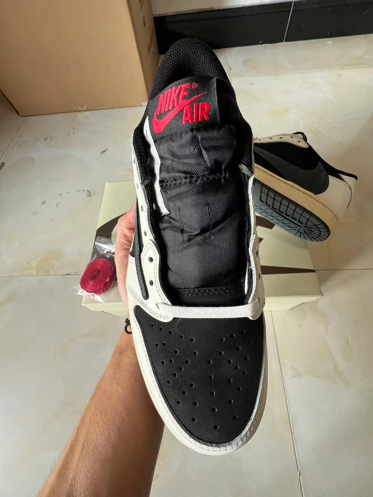 Nike White Black Low-Top Layered Leather-Suede Upper Lifestyle Sneakers 3