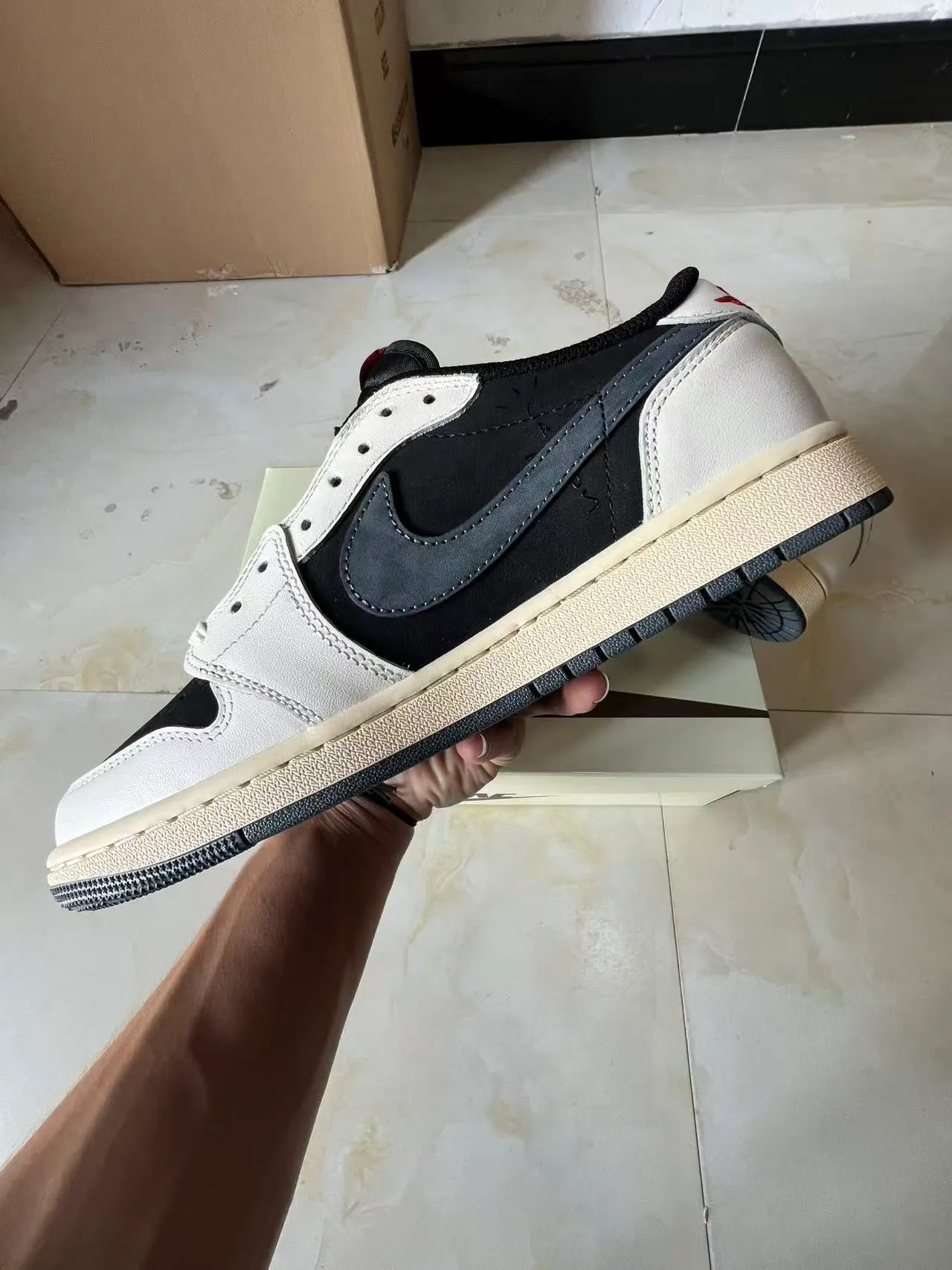 Nike White Black Low-Top Layered Leather-Suede Upper Lifestyle Sneakers 5