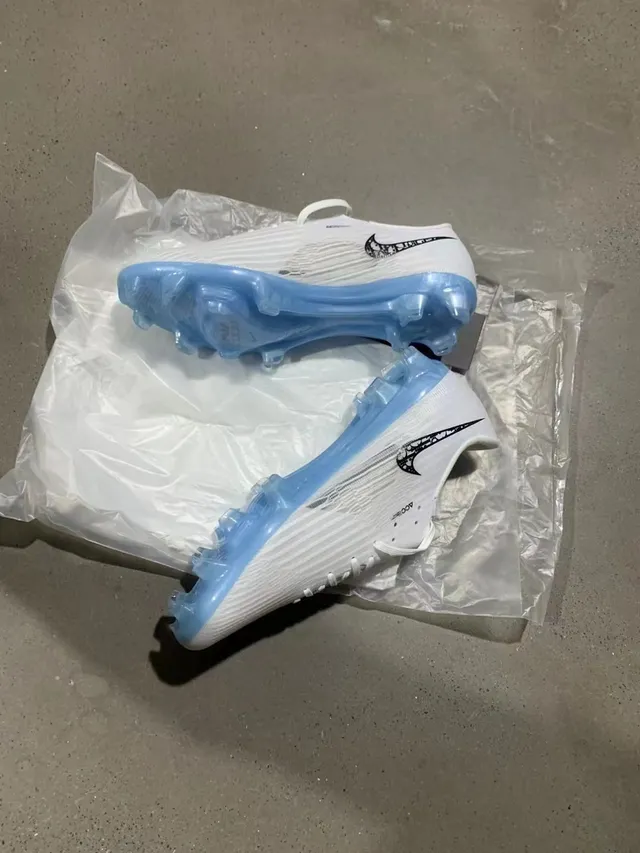 Nike White Blue Flyknit Upper Translucent Sole Firm-Ground Soccer Shoes 2