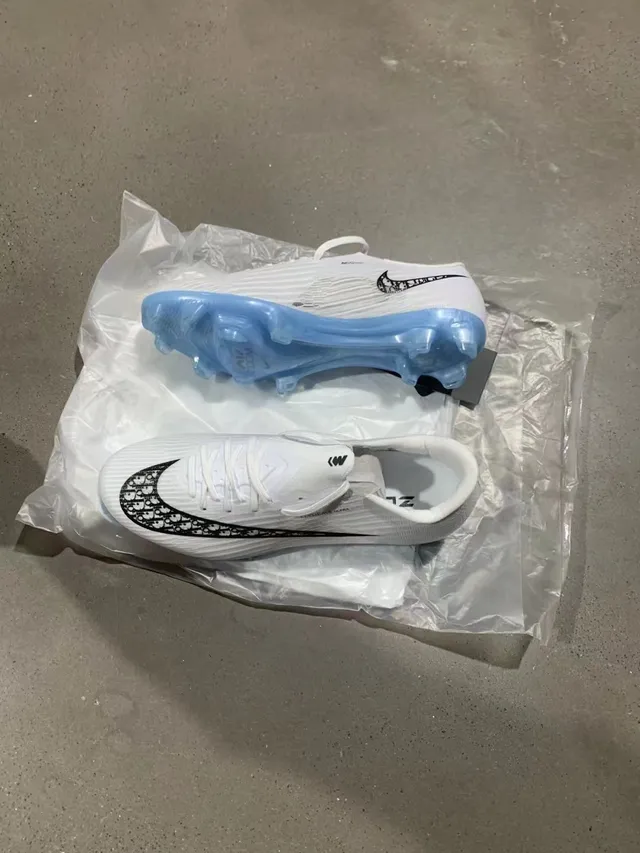 Nike White Blue Flyknit Upper Translucent Sole Firm-Ground Soccer Shoes 3