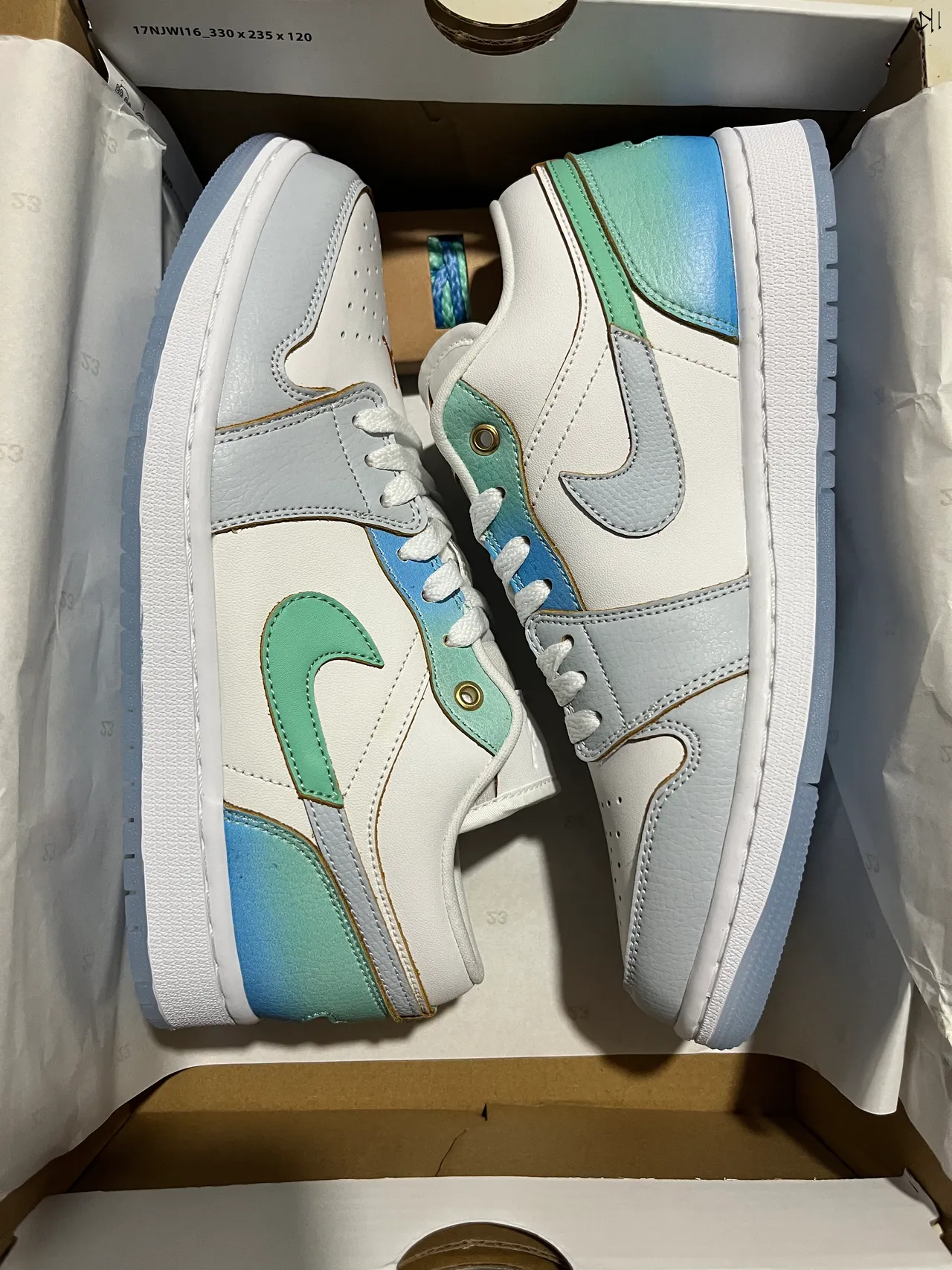Nike White Blue Low-Top Leather-and-Synthetic Upper Lifestyle Sneakers 3