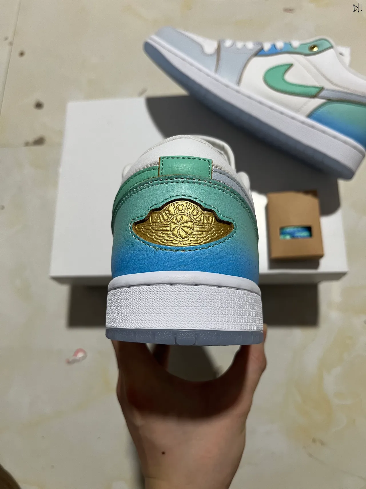 Nike White Blue Low-Top Leather-and-Synthetic Upper Lifestyle Sneakers 5
