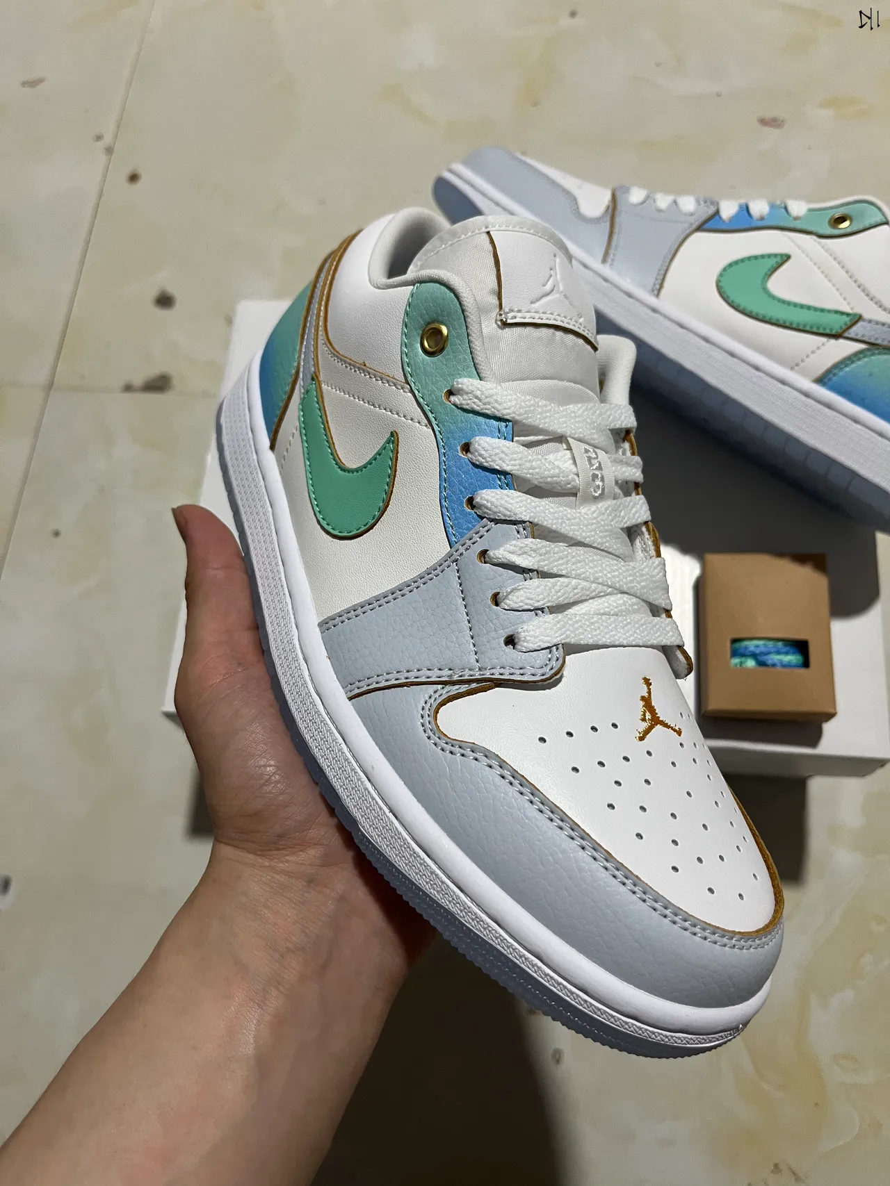 Nike White Blue Low-Top Leather-and-Synthetic Upper Lifestyle Sneakers 10