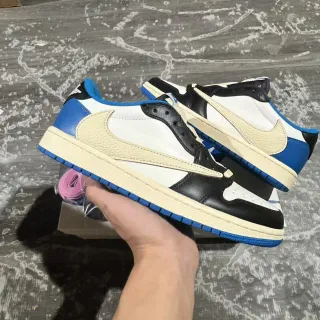 Nike White Blue Low-Top Leather-Panelled Lifestyle Sneakers