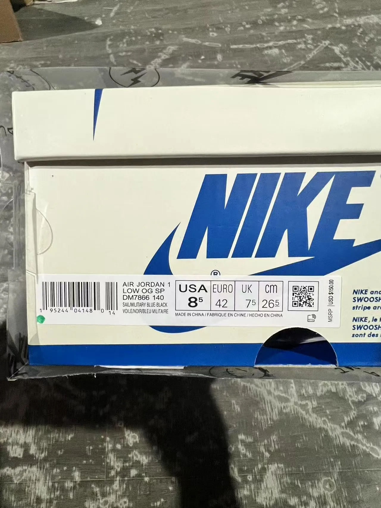 Nike White Blue Low-Top Leather-Panelled Lifestyle Sneakers 10