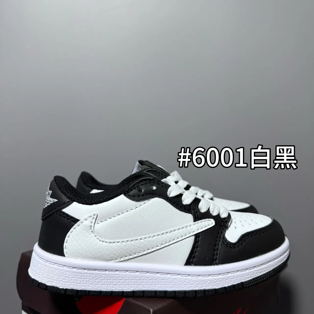 Nike White Blue Low-Top Padded Collar Sneakers 12