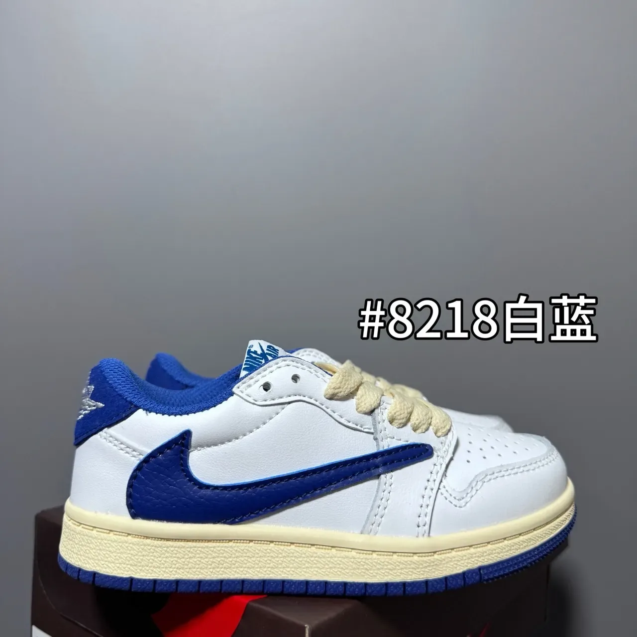 Nike White Blue Low-Top Padded Collar Sneakers 16
