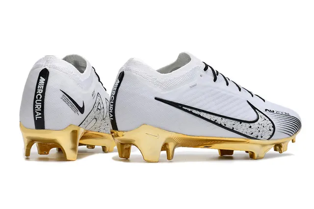 Nike Chaussures de football Blanc Or Bas Fond Tissu Supérieur Plaque Semelle Métallique Sol Ferme 23