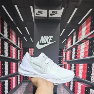 Nike 白色针织低帮篮球鞋