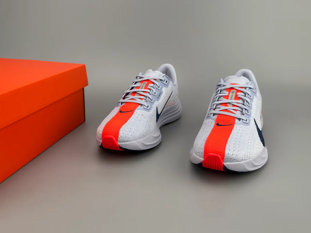 Nike White Navy Engineered Knit Upper Sculpted ZoomX Midsole Running Shoes 3
