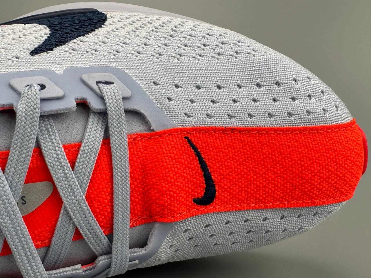 Nike White Navy Engineered Knit Upper Sculpted ZoomX Midsole Running Shoes 8