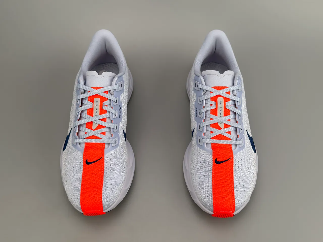 Nike White Navy Engineered Knit Upper Sculpted ZoomX Midsole Running Shoes 9