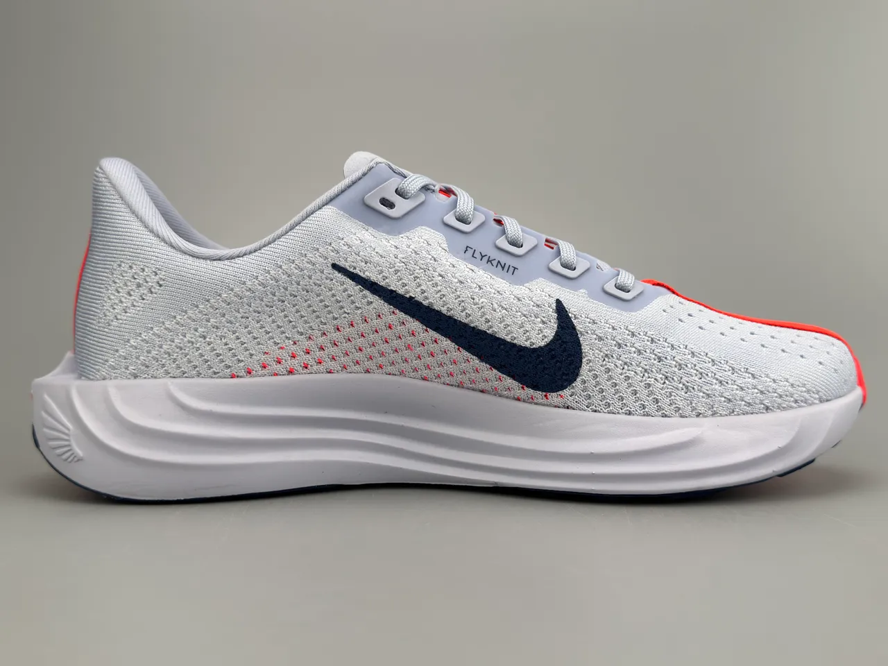 Nike White Navy Engineered Knit Upper Sculpted ZoomX Midsole Running Shoes 10