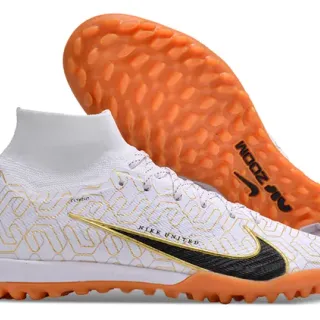 Nike Blanco Naranja Alto-Corte Cuello Ajuste Calcetín Superposición Geométrica Línea Dorada Overlay Zapatos Fútbol Césped