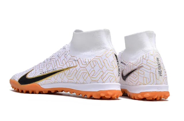Nike Blanc Orange Haut-Coupé Col de Chaussette Ajusté Superposition Géométrique Ligne Dorée Overlay Chaussures Football Gazon 4