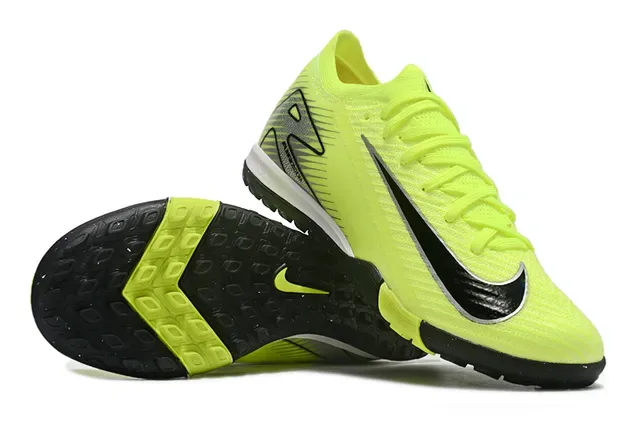 Nike Chaussures de football turf jaune et noir upper en maille Swoosh iridescent 2