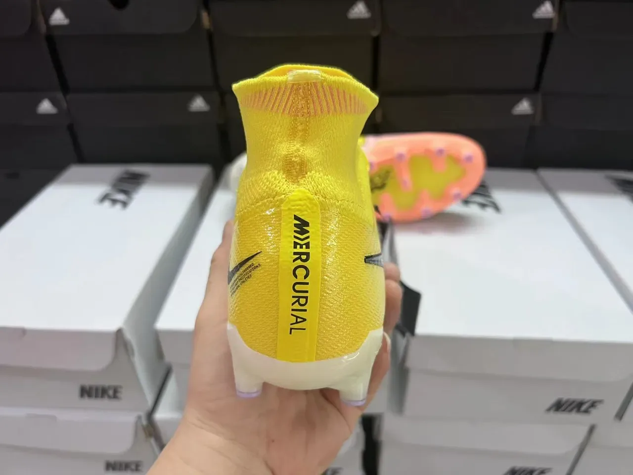 Nike Amarelo Laranja Alto-Corte Superior de Malha Estudos Conicos Solo Firme Sapatos de Futebol 10