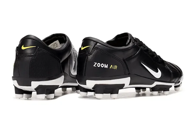 Nike Zoom Air أسود وأبيض أحذية كرة القدم للأرض الصلبة 6
