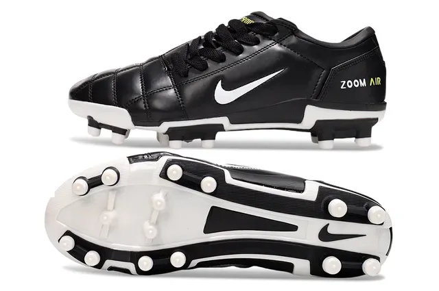 Nike Zoom Air أسود وأبيض أحذية كرة القدم للأرض الصلبة 7