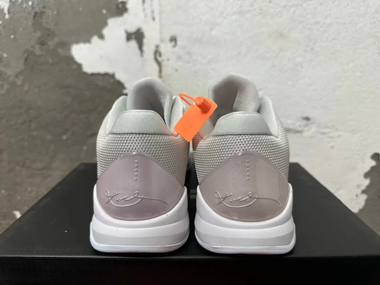 Nike Zoom Kobe IV Silver White Lifestyle Sneakers 2