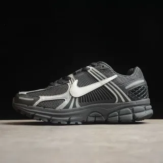 Nike Zoom Vomero 5 Noir Gris Argent chaussures de running