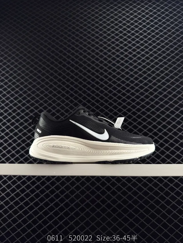 Nike ZoomX Black and White Running Shoes 7