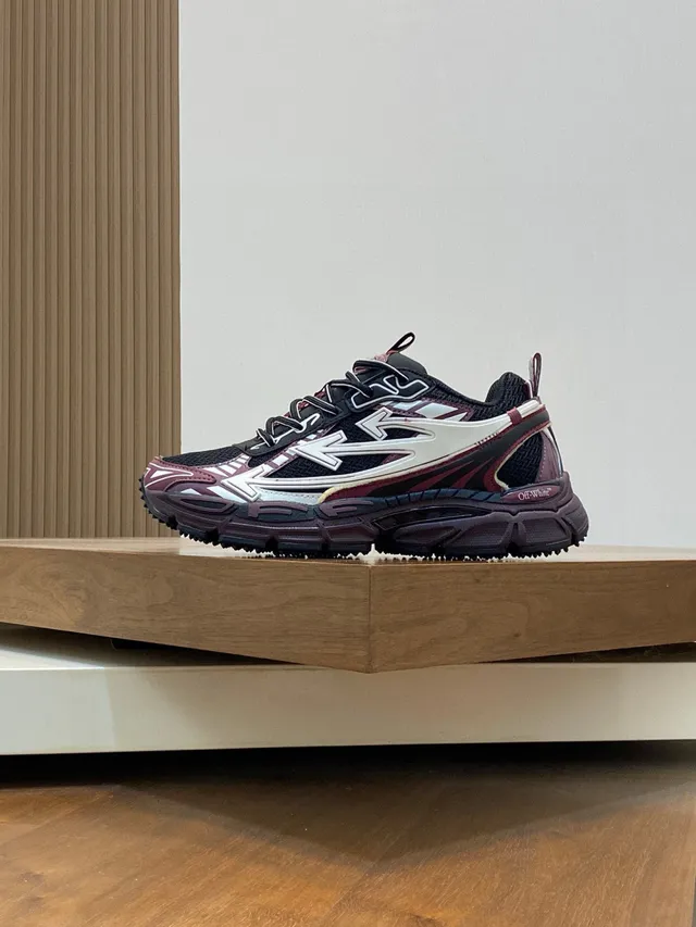 Off-White Bordô Solado Preto Gráficos de Flecha Assimétrica Tênis Chunky 3