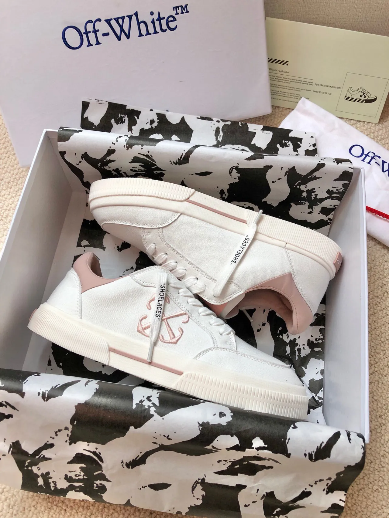Off-White Pink Canvas Upper Accent Detailing Lifestyle Sneakers 2